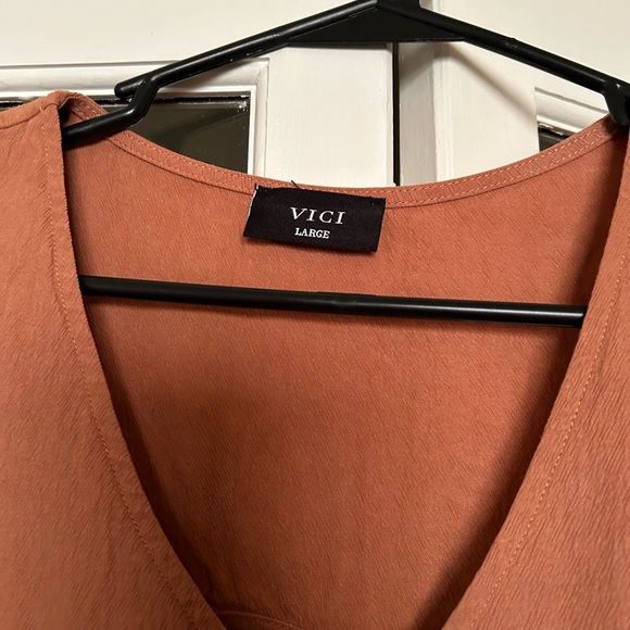 VICI wrap sleeveless blouse - Picture 3 of 3